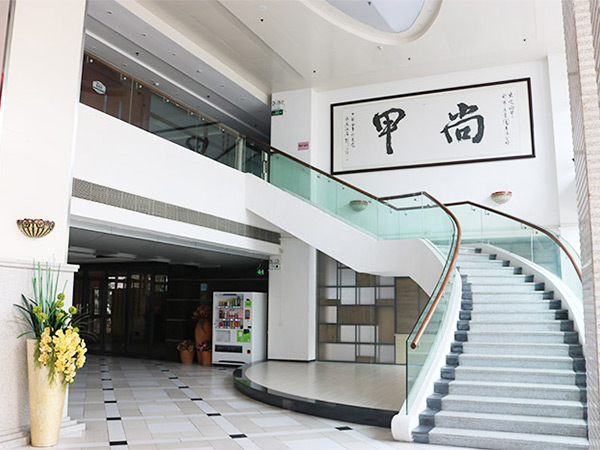 潤東方環(huán)?？照{(diào)公司銷售部內(nèi)部環(huán)境